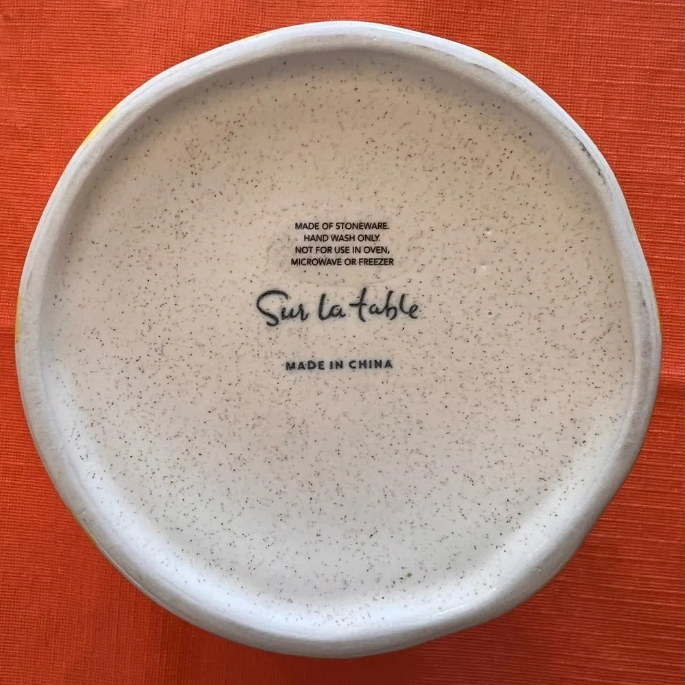 Sur La Table NIB gorgeous with a bit of whimsy 1 quart Lemon Canister with lid